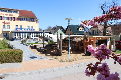 Double room with balcony and Bodden view directly at the harbor of Wustrow