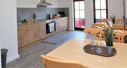 Doppelzimmer mit Balkon direkt am Hafen von Wustrow