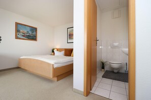 1 quarto, Wi-Fi de cortesia, roupa de cama