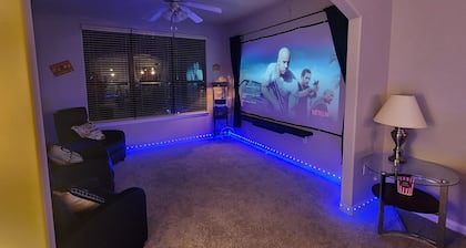 Two the Movie
Spacious 2 Bedroom
Close to everything! SLEEPS -7
Instant Booking