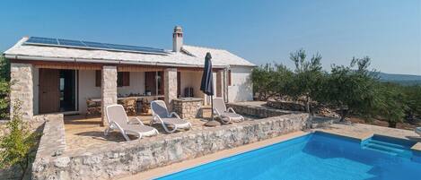 Casa, vistas al jardín | Terraza o patio