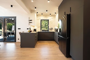 Fridge, microwave, oven, stovetop
