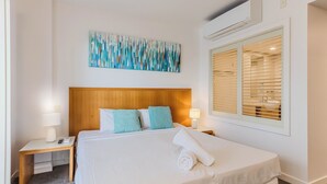 1 habitación, tabla de planchar con plancha, wifi gratis y ropa de cama 