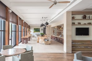 Interior detail - The Salt Collections Beachfront Resort Da Nang (Da Nang)