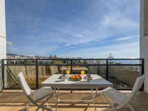 Outdoor dining - Skol 510A. Two Bedrooms Duplex in Marbella Centre on the Beachfront. (Marbella)