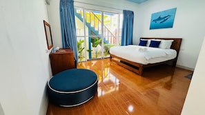 5 bedrooms, iron/ironing board, WiFi, bed sheets