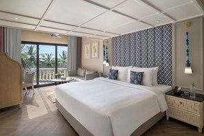 Deluxe Room, 1 King Bed, Balcony