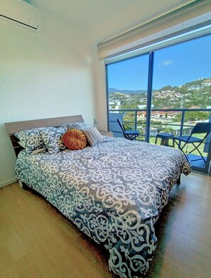 2 slaapkamers, een bureau, een strijkplank/strijkijzer, wifi