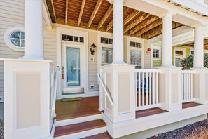 Exterior detail - Bay Beaches at Sunset Island (Ocean City)
