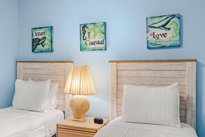 3 chambres, fer et planche à repasser, Wi-Fi, draps fournis