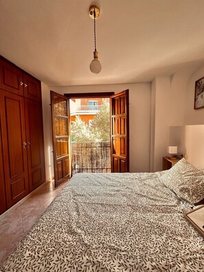 3 bedrooms, iron/ironing board, WiFi