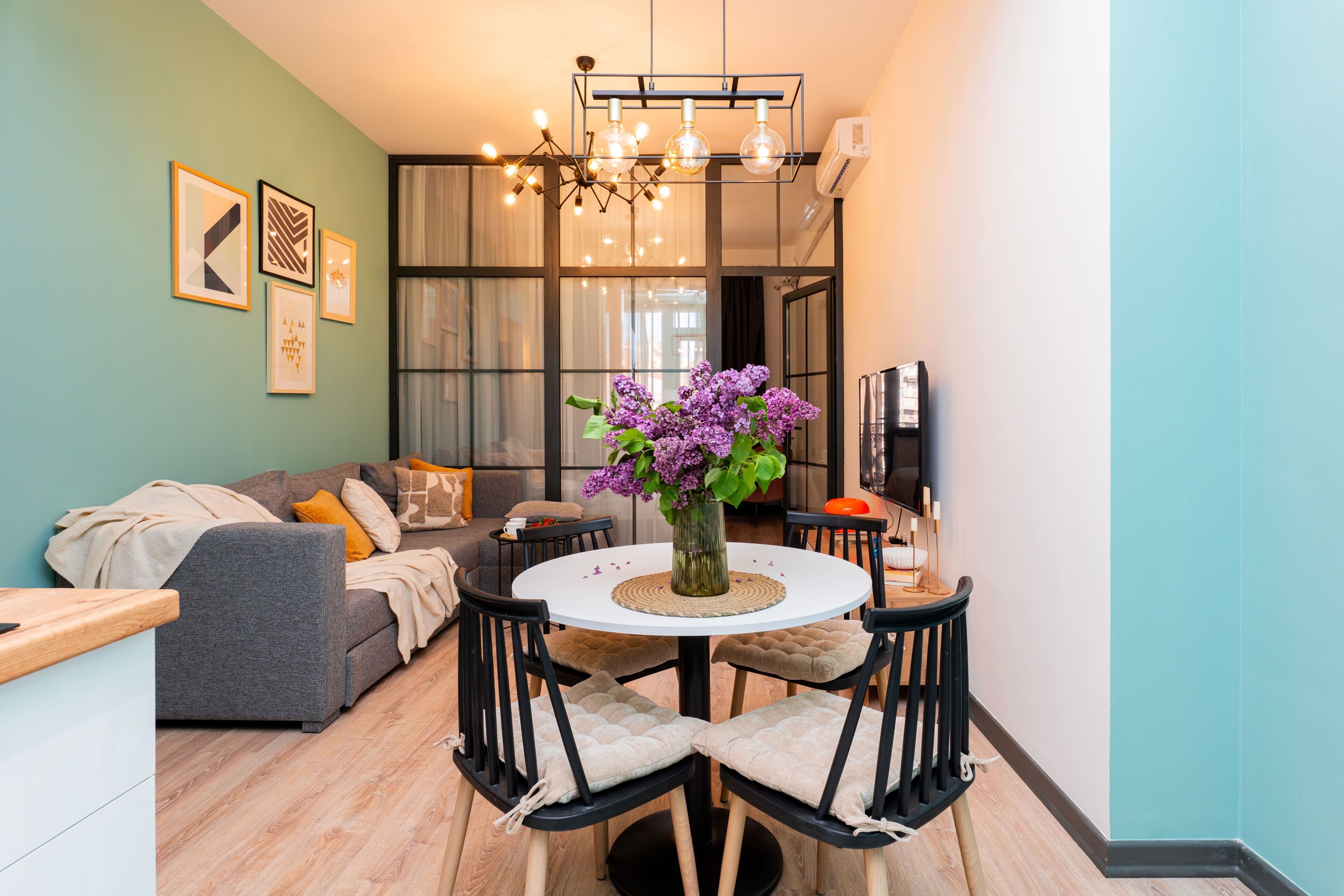 Design Apartment, 2 Bedrooms, Balcony, Courtyard View | Living area