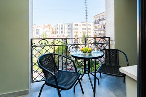 Appartement Design, 2 chambres, balcon, vue cour intérieure | Vue depuis le balcon