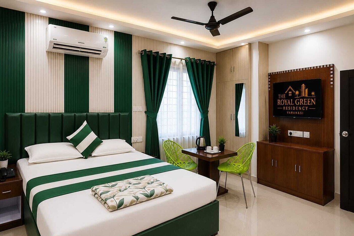 Desk, WiFi (free), bed sheets