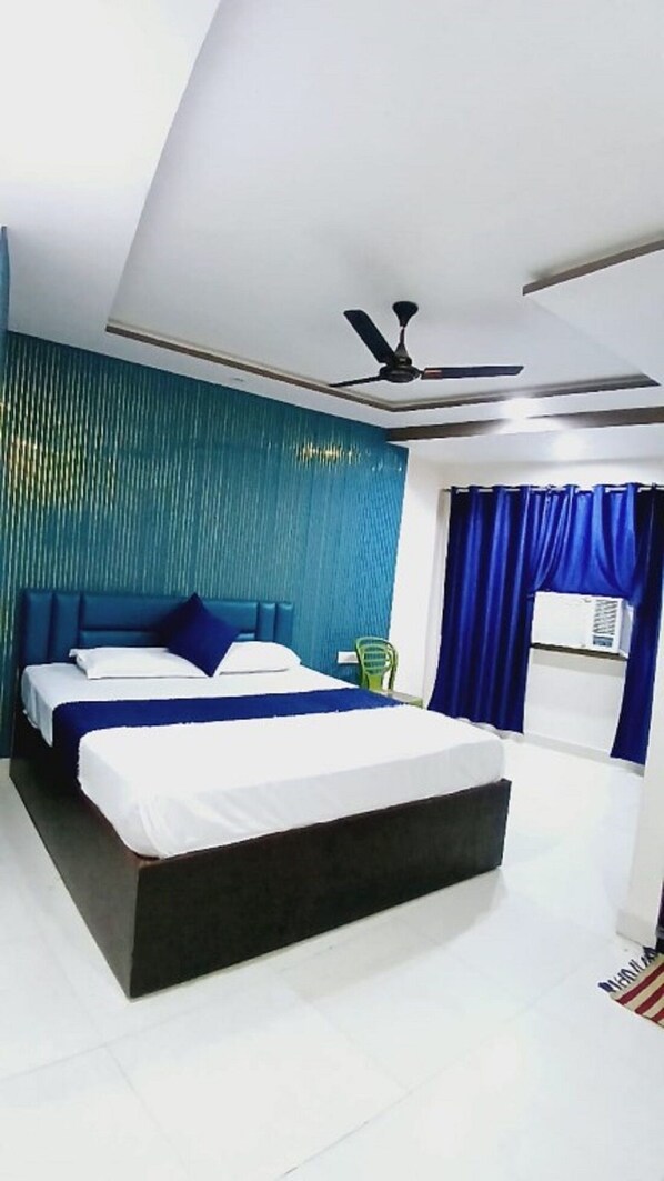 Deluxe Room | Desk, free WiFi, bed sheets