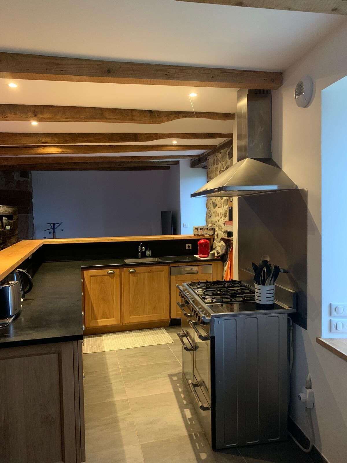 Kühlschrank, Mikrowelle, Ofen, Geschirrspüler