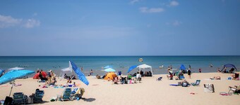 Lakefront Luxury, Private Beach & Pool, Tennis