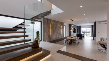 Villa (Five Bedroom Villa with Pool) | Staircase