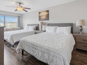 1 bedroom, iron/ironing board, free WiFi, bed sheets - Waterfront 1BR condo in Marco Island with pool, marina, WiFi. (Marco Island)