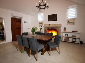Dining room - Secluded Oasis With Pool, Outdoor Kitchen, & Landscaped Terraces (Supetar)