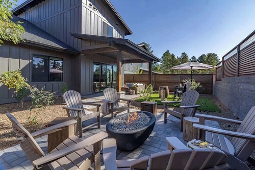Modern Mountain Home w/ Fire Pit