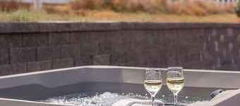 Mountain View Farmhouse & Hot Tub