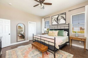 4 bedrooms, WiFi, bed sheets