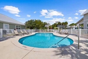 Pool - Changes in Lattitude- Walk or Bike Everywhere! (Santa Rosa Beach)