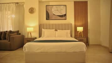 Studio, Balcony | 3 bedrooms, rollaway beds, free WiFi