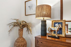 Interior - "The Darling" at Drew by Roxy Rentals (Minneapolis)
