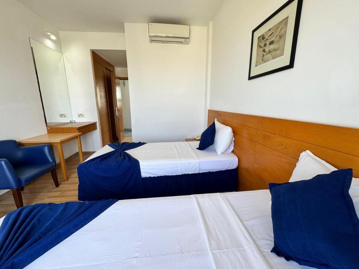 Comfort Oda, Deniz Manzaralı | Odada kasa, masa 