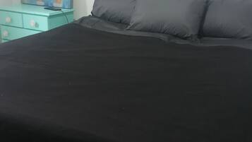 3 soverom, skrivebord, strykejern/-brett og wi-fi