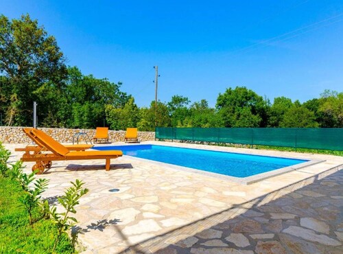 Tranquil Oasis Holiday Home Primorski Dolac With Pool