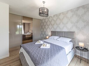 Villa (Six Bedroom Villa) | 1 bedroom, cribs/infant beds, free WiFi - Expansive Retreat With Private Pool & Bbq, Near the Beach (Kastela)