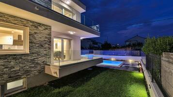 Villa (Six Bedroom Villa) | Exterior