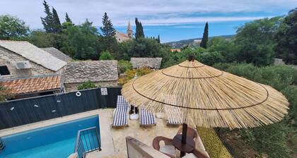 Peaceful Island Haven With Pool, BBQ & Games Area