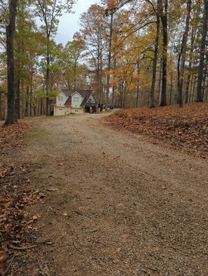 Property grounds - 1-bdrm house with fireplace, AC and WiFi with 20 acres of trees scenic deck. (Kingston)