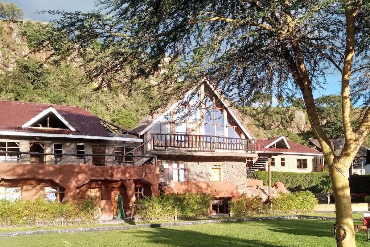 DELUXE DOUBLE ROOM