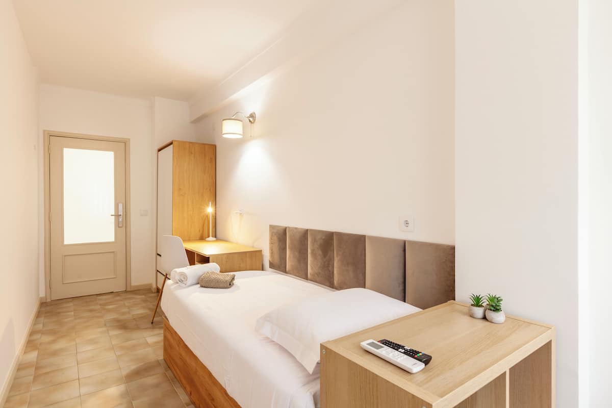 Habitación Confort (Quarto B2) | Escritorio, espacio para trabajar con laptop y wifi gratis