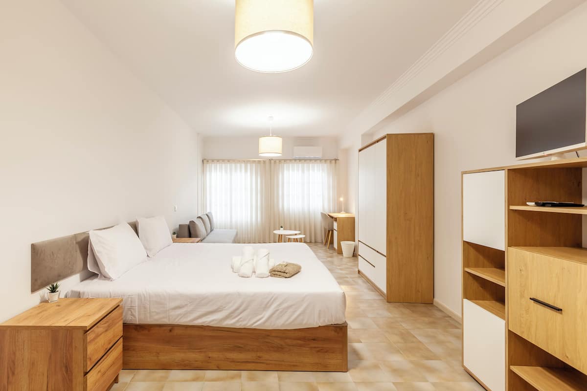 Habitación doble Deluxe, vista a la ciudad (Quarto B1) | Escritorio, espacio para trabajar con laptop y wifi gratis