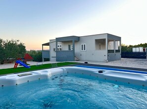 House (Four bedroom Holiday Home with Pool) | Outdoor pool - Bright and Tranquil Holiday Home With Pool (Kastela)