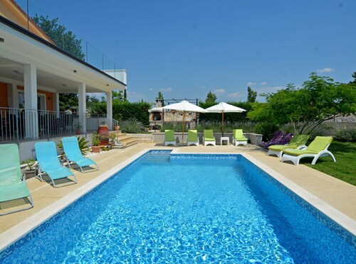 Exquisite Secluded Villa With Pool