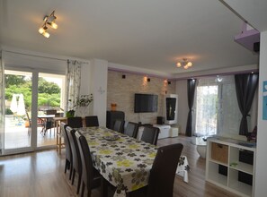 Villa (Four Bedroom Villa with Pool) | Dining room