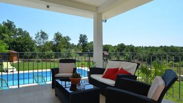 Villa (Four Bedroom Villa with Pool) | Exterieur