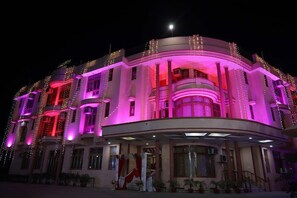 Front of property - Sarnath Motel And Resort (Varanasi)