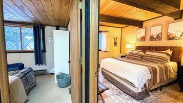 4 bedrooms, WiFi, bed sheets