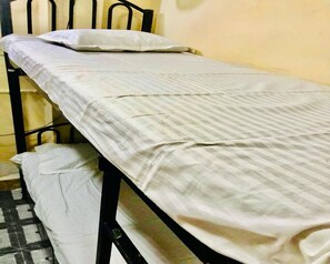 Dormitorio compartido básico | Wifi gratis