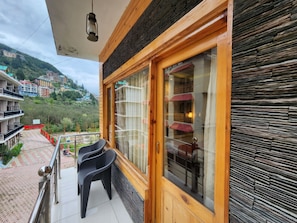 Classic Double Room, Mountain View | Free WiFi - Di Villa (Manali)
