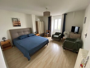 Appt 5 - Résidence le Repos des Thermes - Confortable T2 | 1 多间卧室、遮光窗帘、熨斗/熨衣板、免费 WiFi