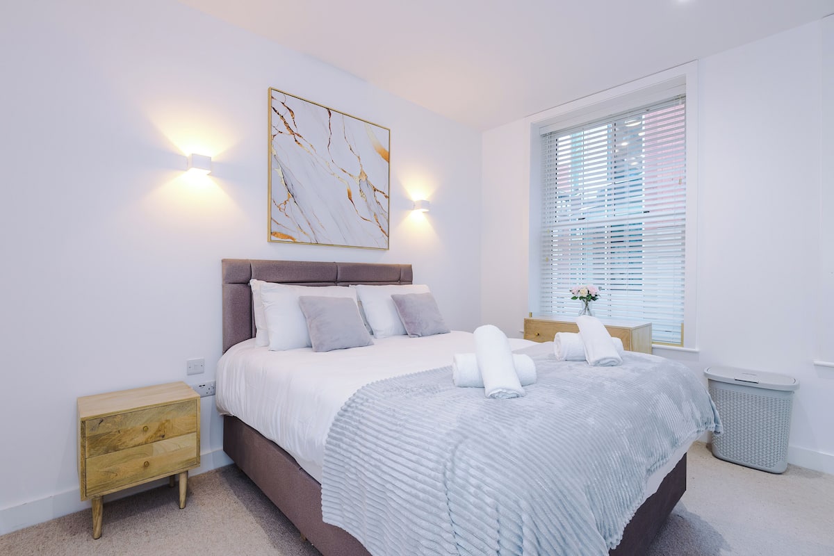 Luxury Townhome, 3 Bedrooms, Balcony, City View | 2 bedrooms, premium bedding, memory foam beds, individually decorated